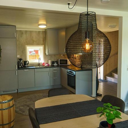 Apartamento Lilleeideholmen Sjohusutleie Haug Exterior foto